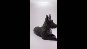 Preview: Kunstharzurne Schäferhund-Skulptur, 2,5 Liter Preview: Produktvideo Kunstharzurne Schäferhund-Skulptur, 2,5 Liter